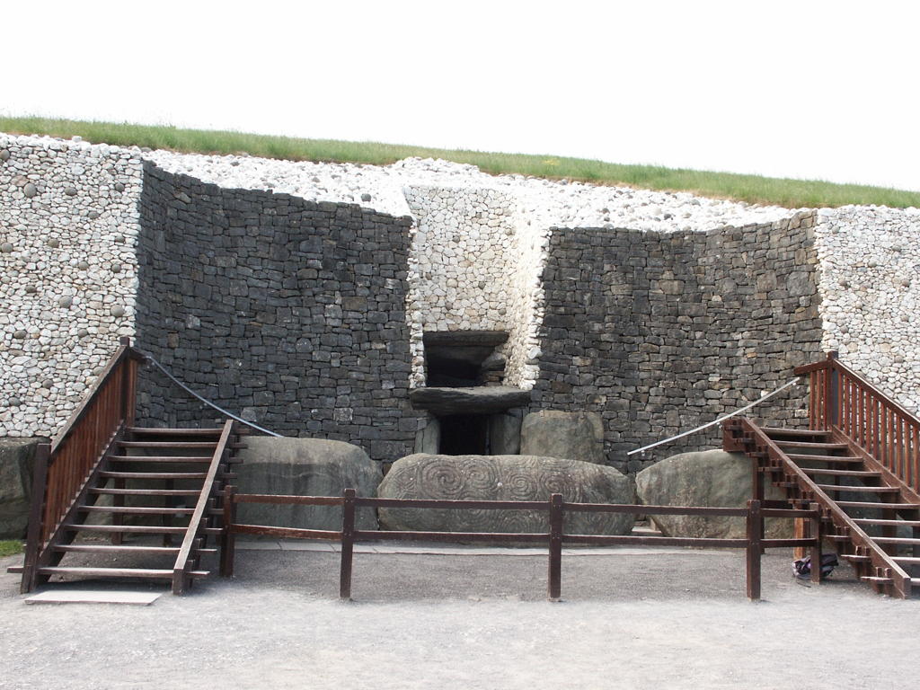Entrance to the passage tomb
