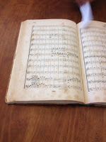 Arkivet har partituret från Beethovens symfoni nr 5 som orkestern använde vid sin första konsert 1842.